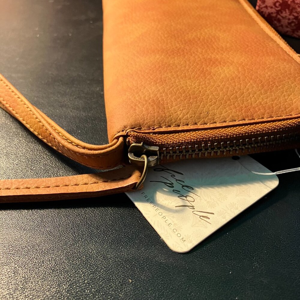 Free People wristlet / wallet NWT - Picture 6 of 6